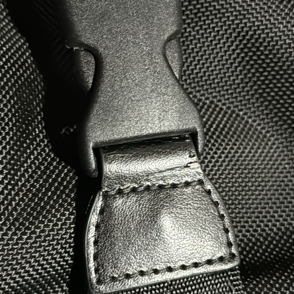 Tumi T-Tech Laptop Bag - Picture 4 of 16